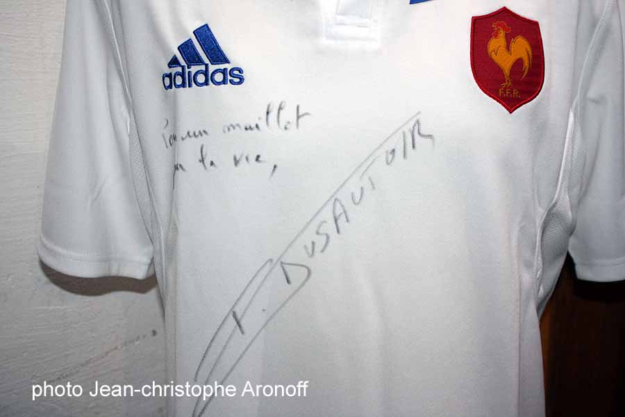 Maillot signé par Dusautoir