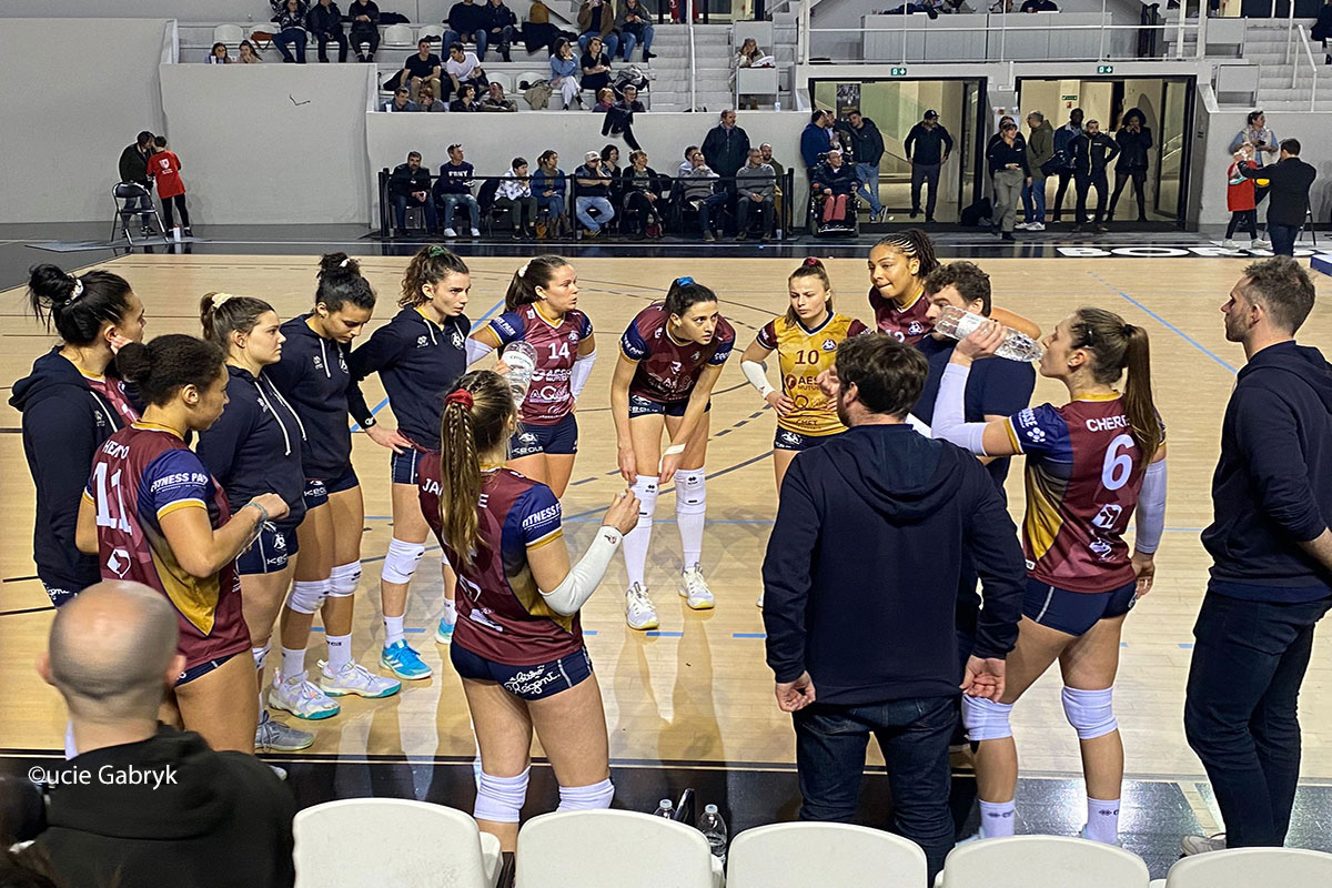 VolleyBall (Elite Féminine) Les Burdis sont premières du classement des playoff