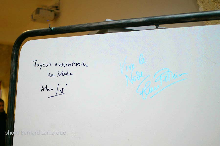 Les signatures du maire et de la Ministre côte à côte