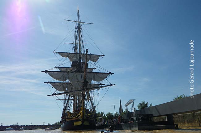 L'Hermione au ponton d'honneur