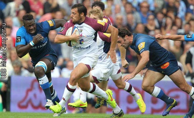 Lionel Beauxis balle en mains