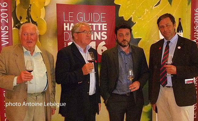 Maître Lapouge (château des Arroucats, coup de cœur en Sainte-Croix du mont), Bernard Vincent (château Naudy, coup de cœur pour son Bordeaux Supérieur), Stéphane Rosa directeur du Guide Hachette et Yves d'Amécourt (château Perrou la Baragoule, coup de cœur en Monbazillac)