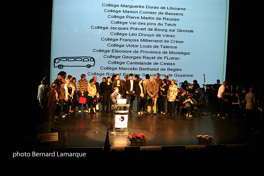 Les enseignants sur la scène