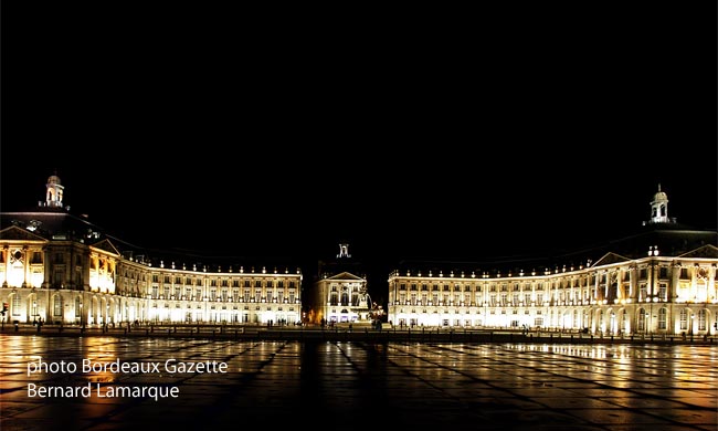 La Bourse vue du Miroir d'eau