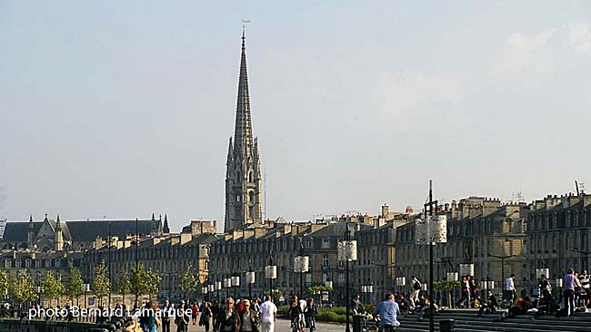 Saint Michel de puis les quais