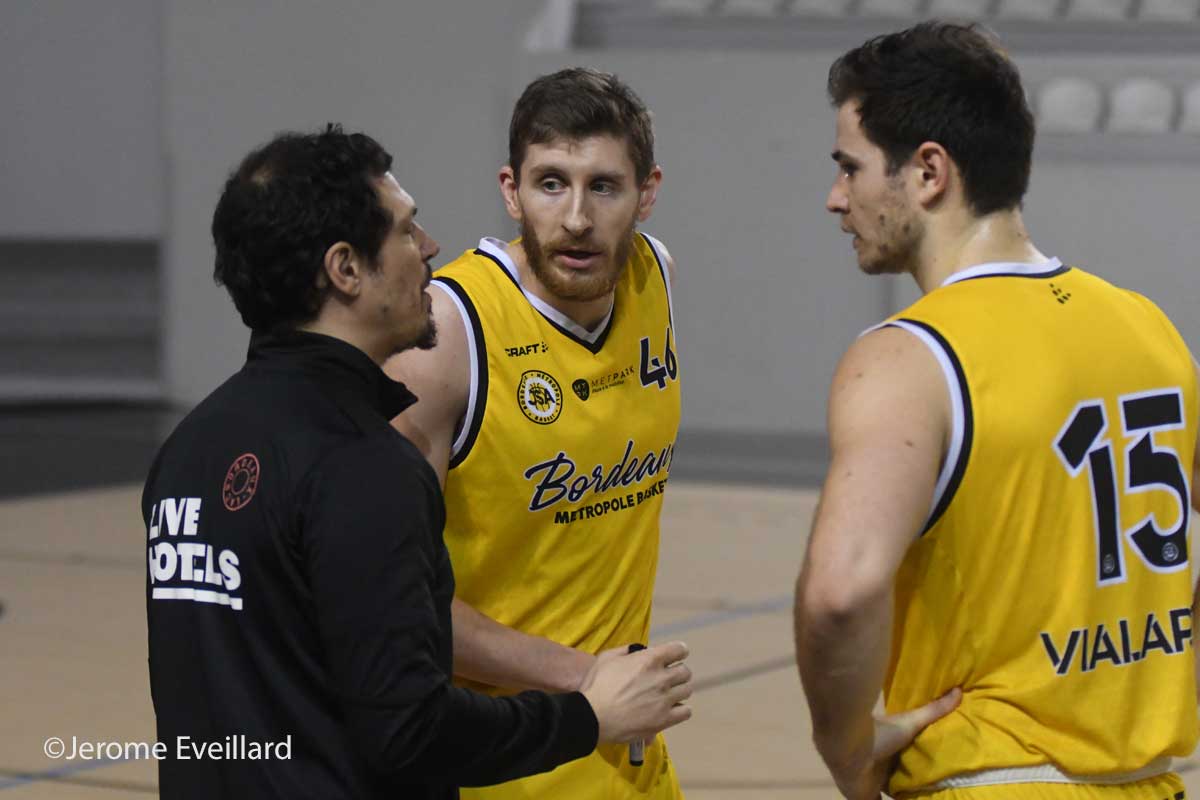 Les bordelais, à l’adresse insolente, remportent un match crucial sur