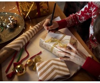 Noël 2025 : idées de cadeaux culturels et jeux à partager