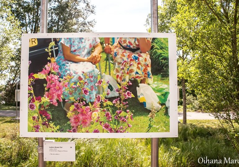 Martin Parr révèle nos rituels sociaux à la Cité du Vin