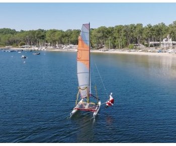 Noël insolite : le Père Noël fait escale sur le lac d'Hourtin