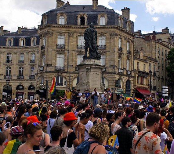 À Bordeaux, la Marche des Fiertés fête ses 30 ans