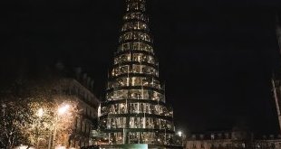 Bordeaux : pétition pour garder le sapin de verre