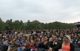 Concert FDJ NRJ place des Quinconces en raccourci images