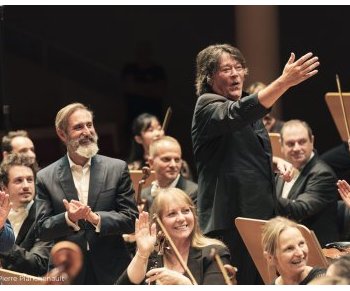 Création mondiale de « HAFIZ » : la nouvelle symphonie du directeur musical de l'onba joseph swensen