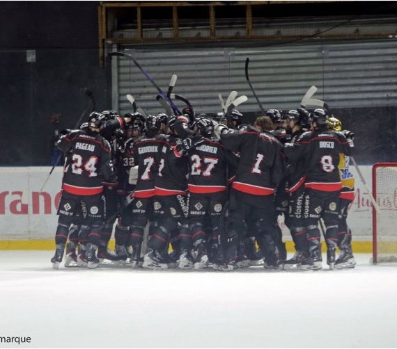 Les Boxers démarrent leur série finale par une victoire