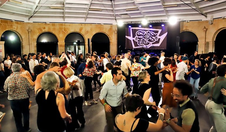 Bordeaux : swing, danse et dessin à la Halle des Chartrons