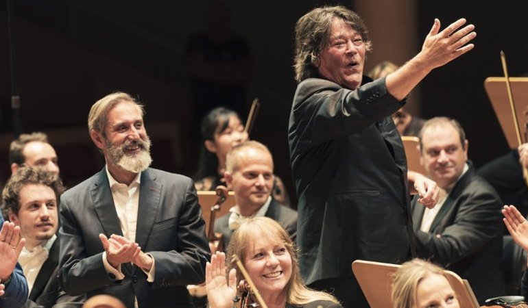 Création mondiale de « HAFIZ » : la nouvelle symphonie du directeur musical de l'onba joseph swensen