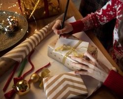 Noël 2025 : idées de cadeaux culturels et jeux à partager