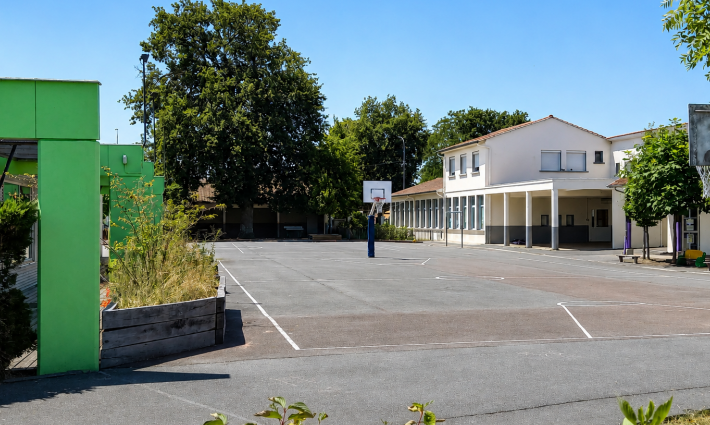 À Bordeaux, la canicule relance le débat sur les écoles trop chaudes