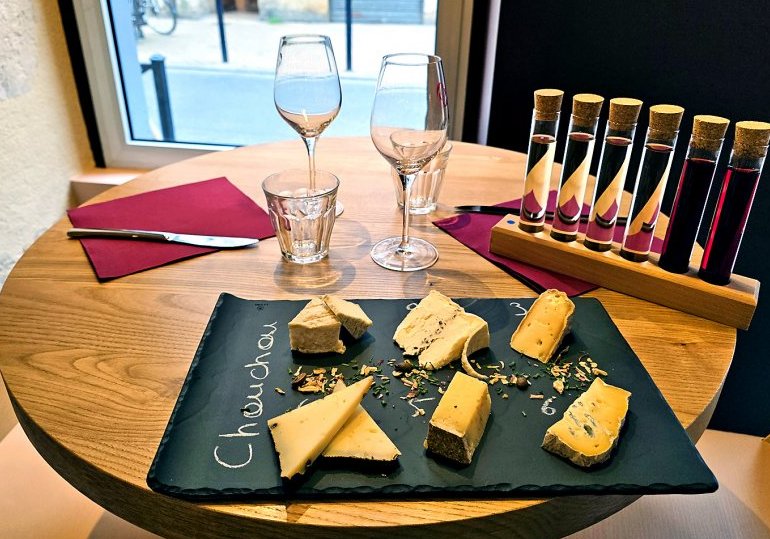Aux Chartrons, Les Petits Crus marient vins et fromages