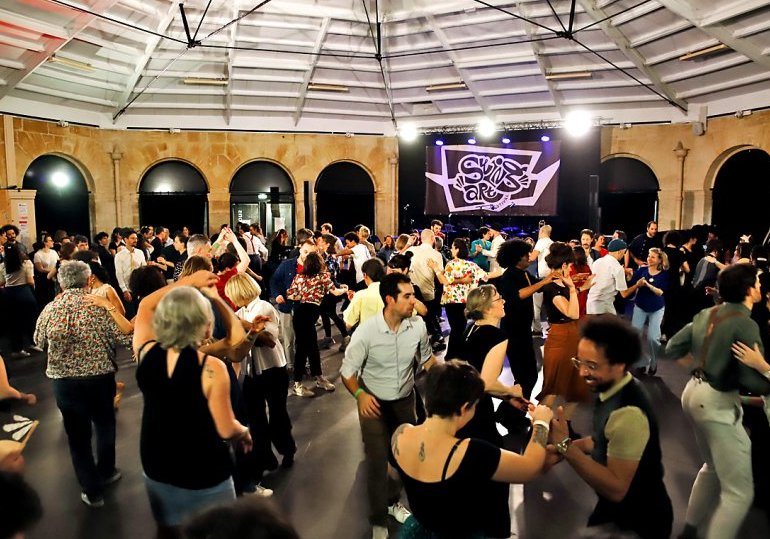 Bordeaux : swing, danse et dessin à la Halle des Chartrons
