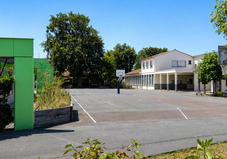 À Bordeaux, la canicule relance le débat sur les écoles trop chaudes