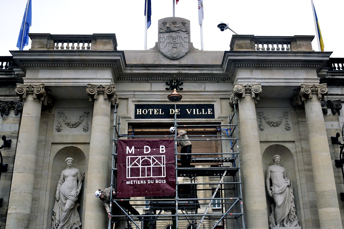 Bordeaux : la porte de l'Hôtel de Ville renaît et retrouve son apparence d'origine