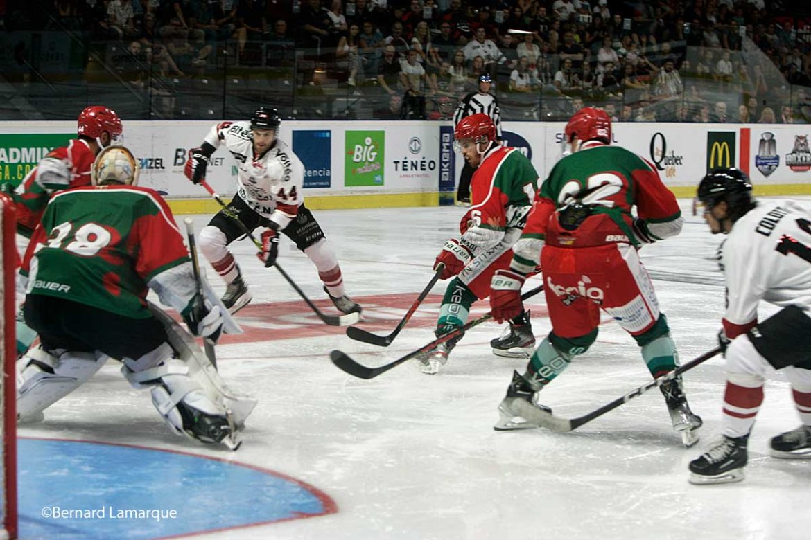 Les Boxers s'imposent sur leur glace à Mériadeck