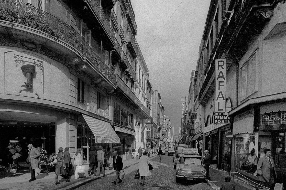 Quand les voitures circulaient encore rue Sainte-Catherine à Bordeaux