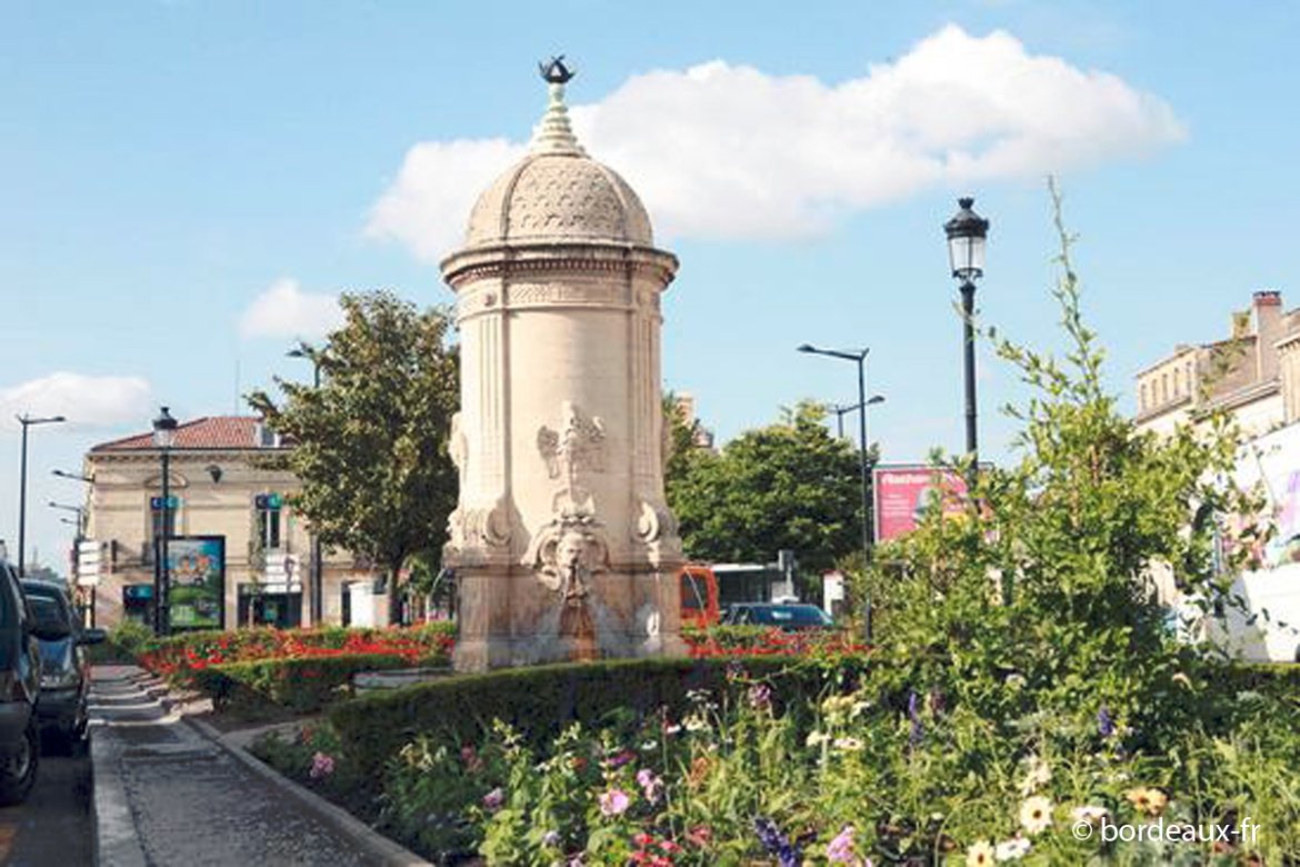 Bordeaux, 1819 : une pyramide sort de terre ...