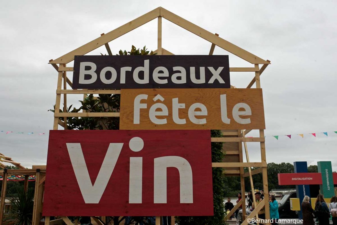 Bordeaux a mis un peu d'eau dans son fête le vin.