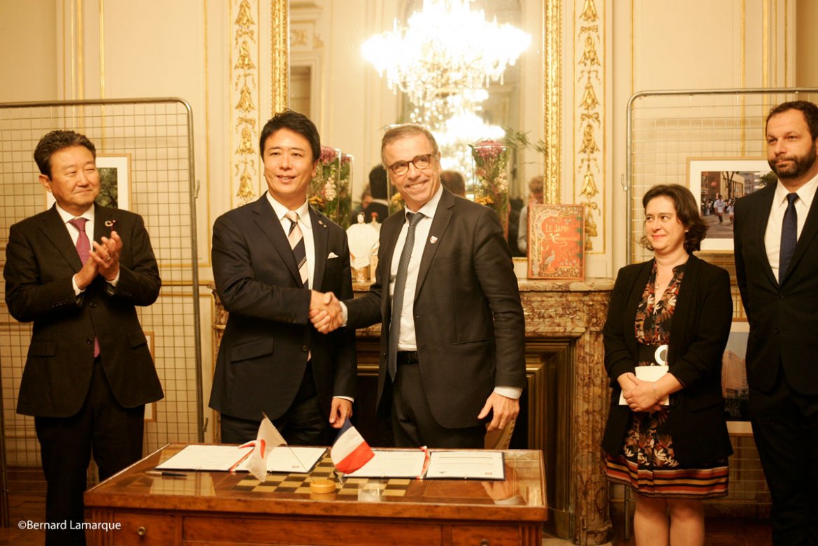 Pierre Hurmic reçoit le maire de Fukuoka pour les 40 ans du jumelage