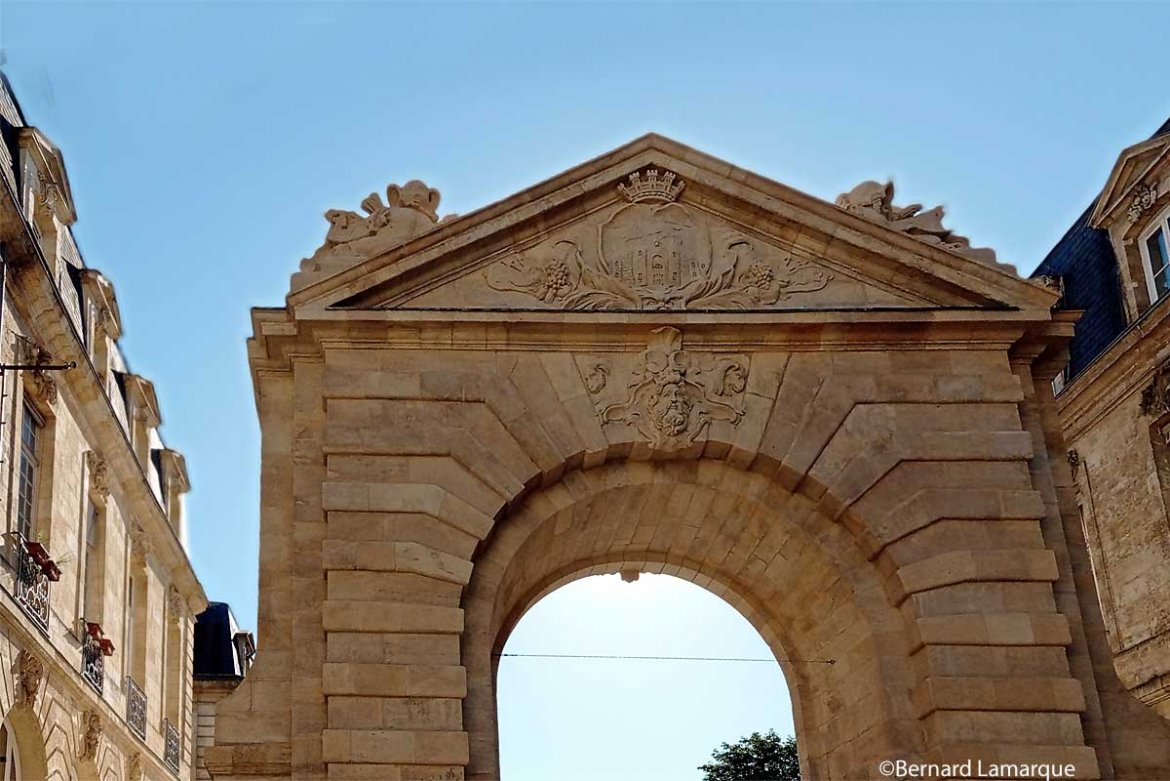La porte Dijeaux remise en état