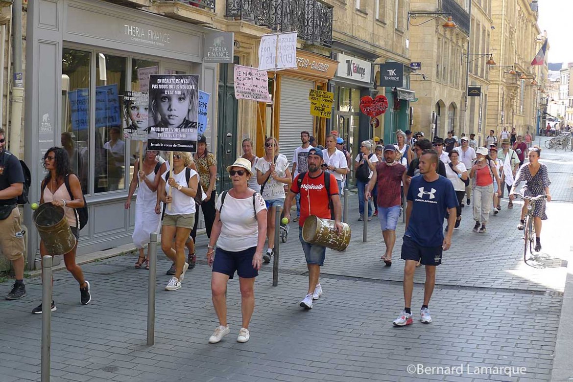 Bordeaux : même en groupe restreint on manifeste