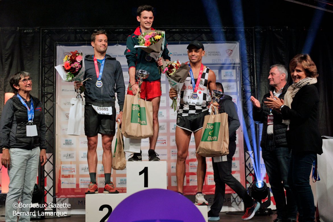 Luc Montaudon du Stade Français remporte le Marathon nocturne de Bordeaux