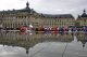 Regard en images : 168 danseuses et danseurs pour un French Cancan géant au Miroir d'eau